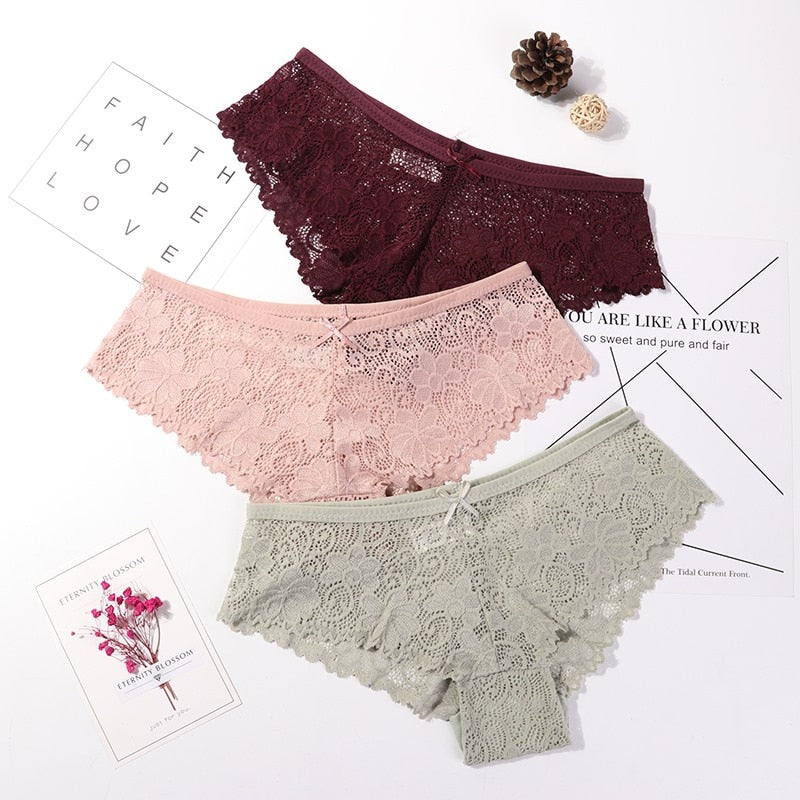 Calcinha em Renda  - Kit com 3 peças