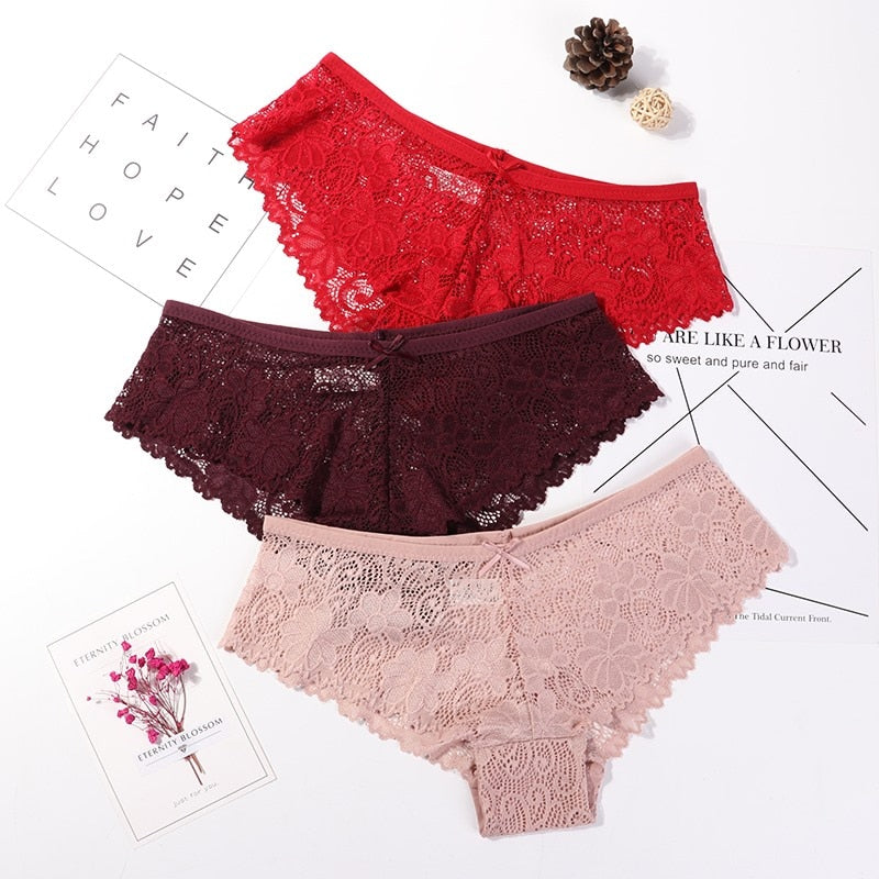 Calcinha em Renda  - Kit com 3 peças