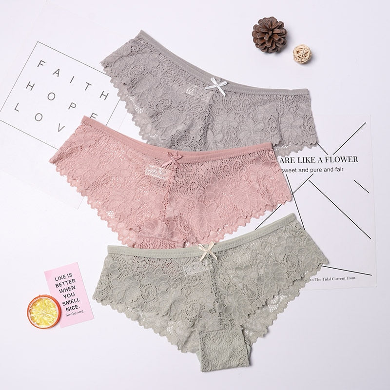 Calcinha em Renda  - Kit com 3 peças