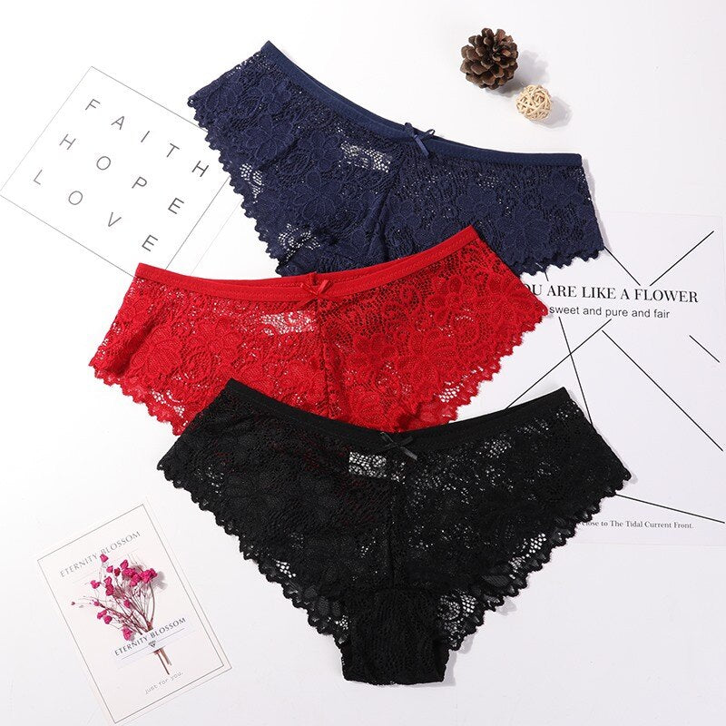 Calcinha em Renda  - Kit com 3 peças