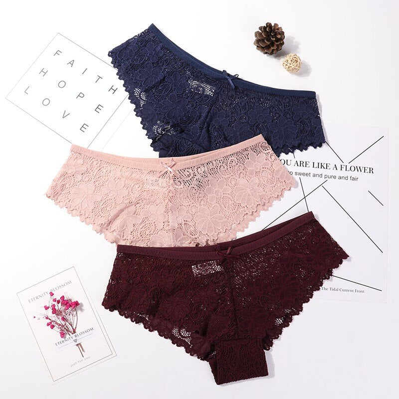 Calcinha em Renda  - Kit com 3 peças
